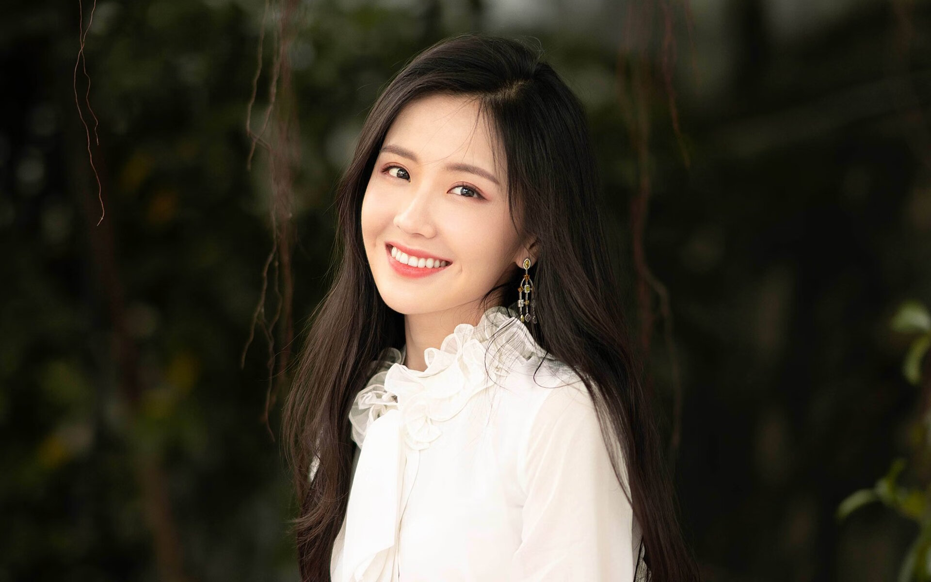 开云 官网 入口-“亚戈·卡尔曼：攻防兼备的橄榄球天才，成就阿根廷美洲狮队辉煌未来”